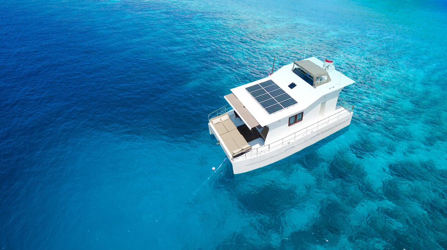 Nyaman Catamaran, Lombok