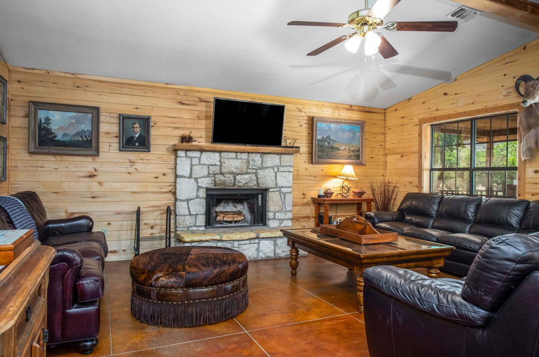 Others 5, Miracle Springs Ranch Lodge, Real