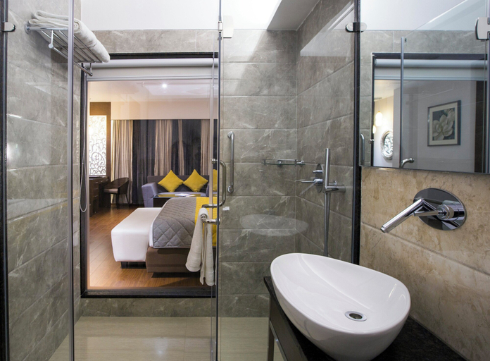 Bathroom 5, The Grand Magrath Hotel, Bangalore