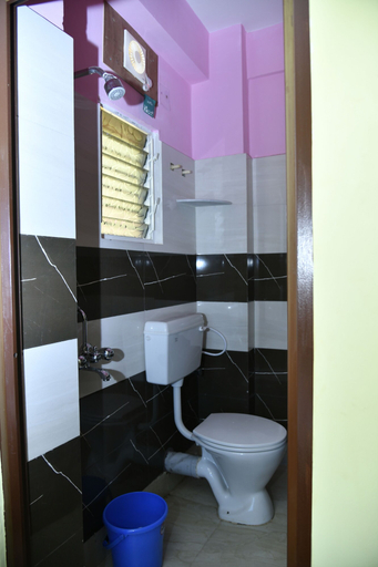 Bathroom 3, MM Hotel and Service Apartment, Kolkata