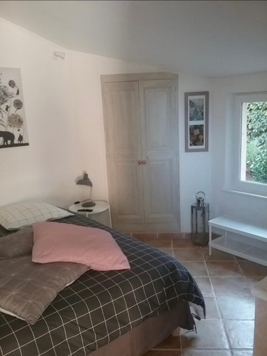 Bedroom 2, UNE CHAMBRE EN VILLE, Vaucluse