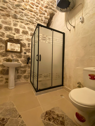 Bathroom 5, BEYT NAHRAYN KONAĞI, Kızıltepe