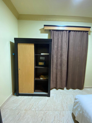 Bedroom 2, Diyar Al Basateen Hotel Apartment