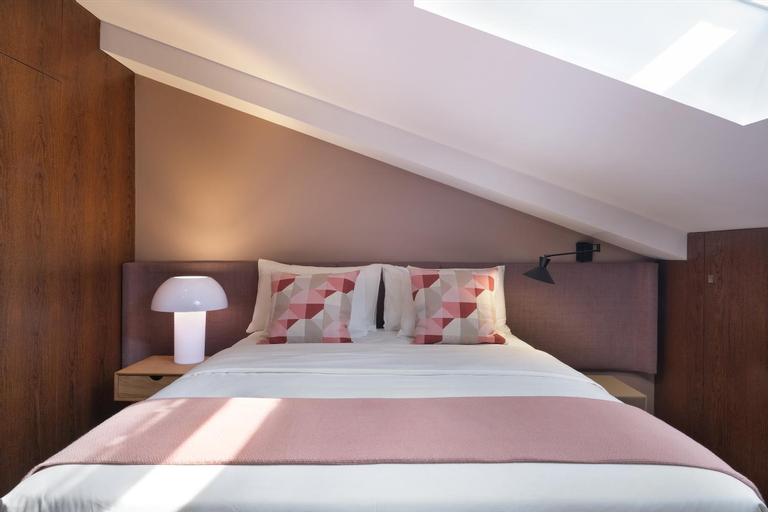 Nº150 Apartment Triplex with Suites and Terrace, Braga