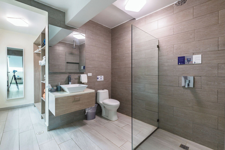 Bathroom 3, Avila Guesthouse