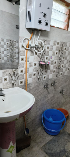 Bathroom 2, Raagabynature home stay, Hassan