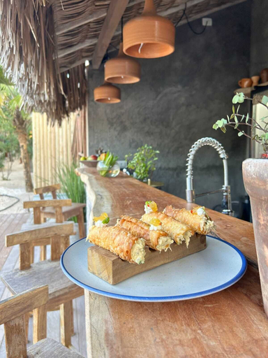 Food & Drinks 23