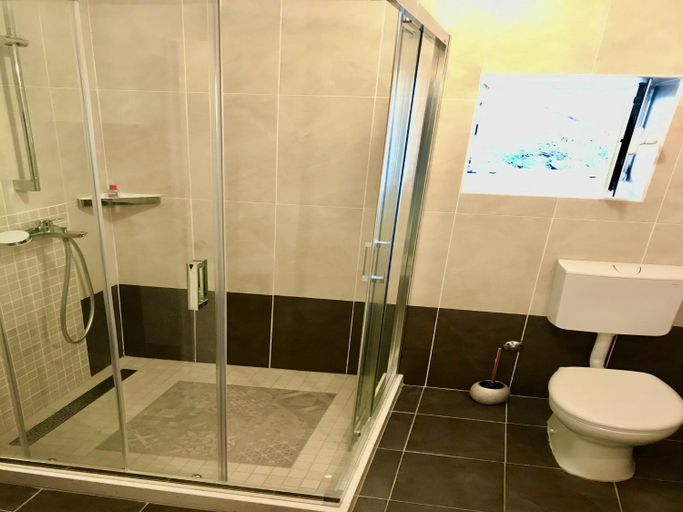 Bathroom 4, Villa Tony - Five Bedroom Villa with Terrace, Swimming Pool and Sea View, Pojezerje