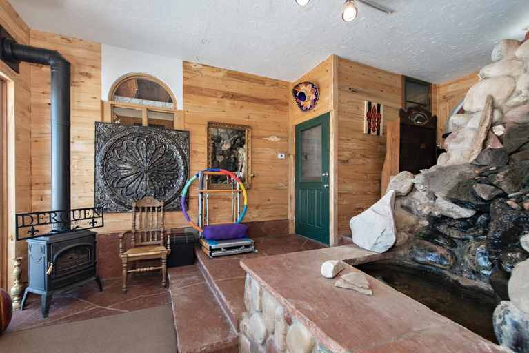 Others 5, Wanderer Studio, AN OFF GRID MOUNTAIN Guest Studio With Fantastic Views, Garfield