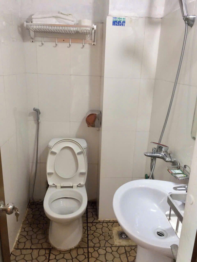 Bathroom, A10 Thuy Hoa Hotel LC  - by BAY LUXURY, Lào Cai