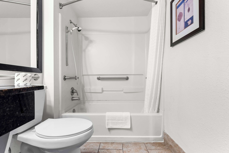 Bathroom 4, Magnolia Hotel, BW Signature Collection, Adams