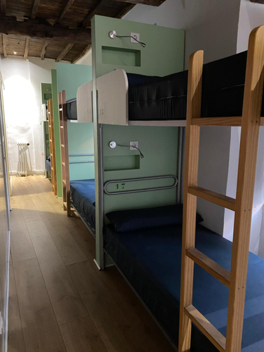 Others 3, Albergue O Santo, A Coruña