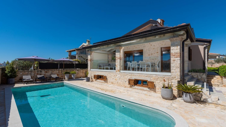 Others 3, Villa Hardy, Poreč
