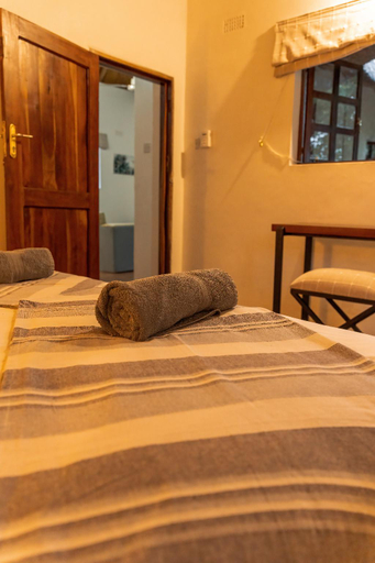 Bedroom 2, The Little Outlook, Hwange