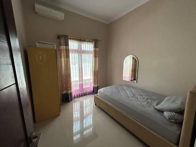 Bedroom 12
