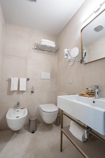 Bathroom 3, ベルドゥオモ, Messina