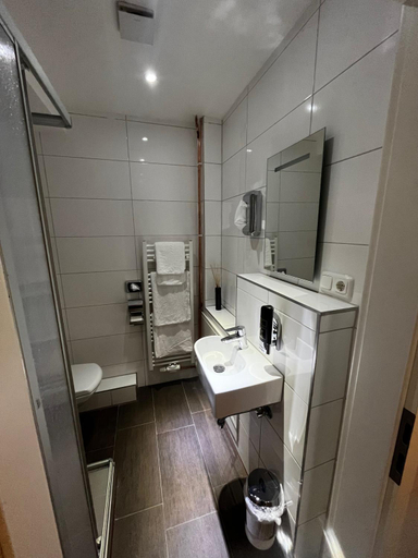 Bathroom 5, mala me Hotel, Region Hannover
