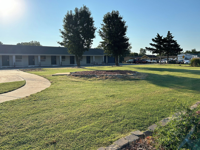 Others 5, Motel 6 Ponca City, OK, Kay