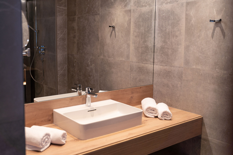 Bathroom 5, Hotel Post, Landeck
