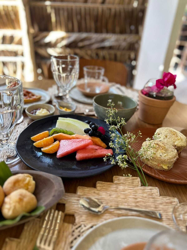 Food & Drinks 16