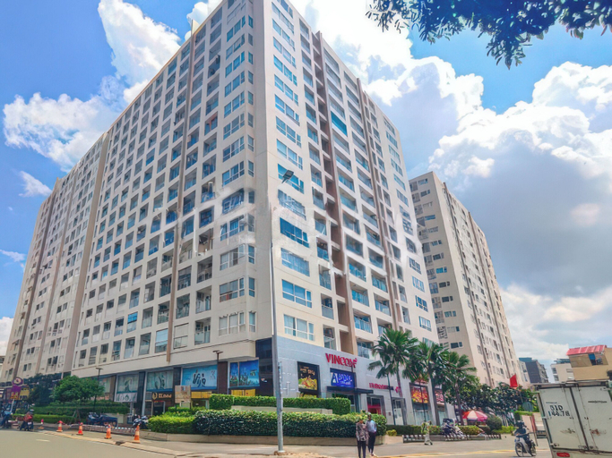 Exterior & Views 26