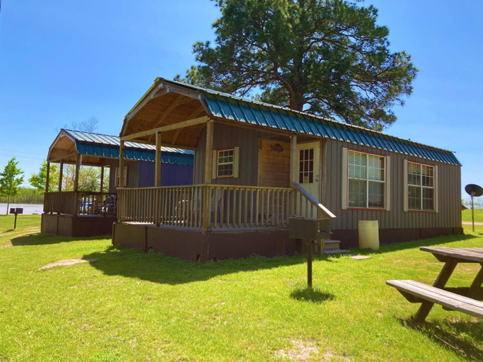 Exterior view 3, Outback Campground and Marina, Trinity