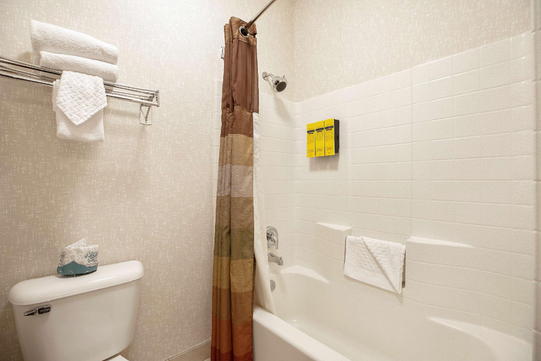Bathroom 10