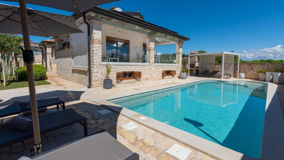 Others 5, Villa Hardy, Poreč