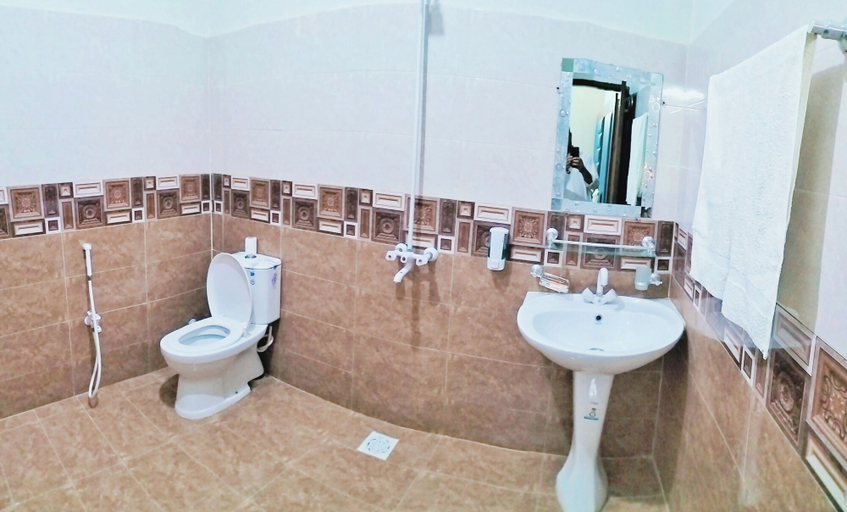 Bathroom 4, Subhan Palace Guest House Karachi, Karachi