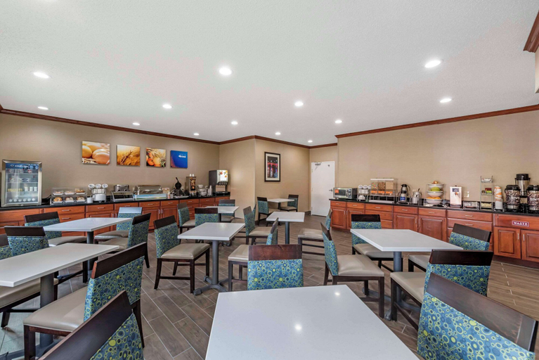 Food & Drinks 5, Comfort Inn & Suites Middletown - Franklin, Warren