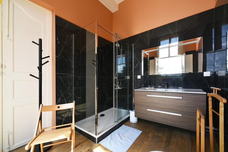 Bathroom 4, Chateau de Bellignies, Nord