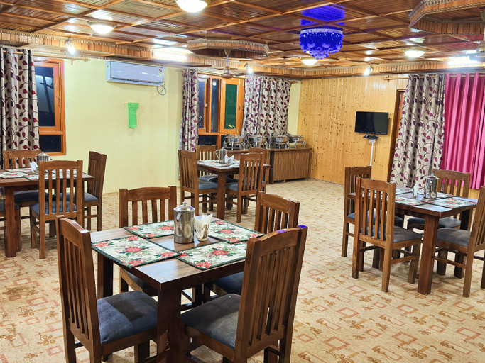 Food & Drinks 5, ROSELINE INN, Srinagar