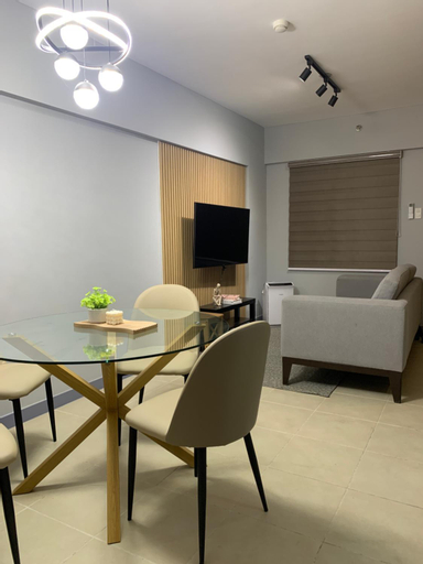 Dining Room 10