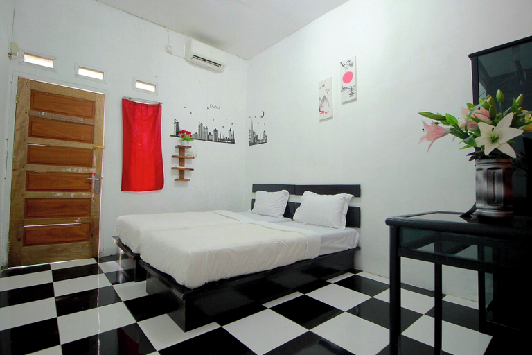 Bedroom 3, Hotel O Wisma Ria, Lubuklinggau