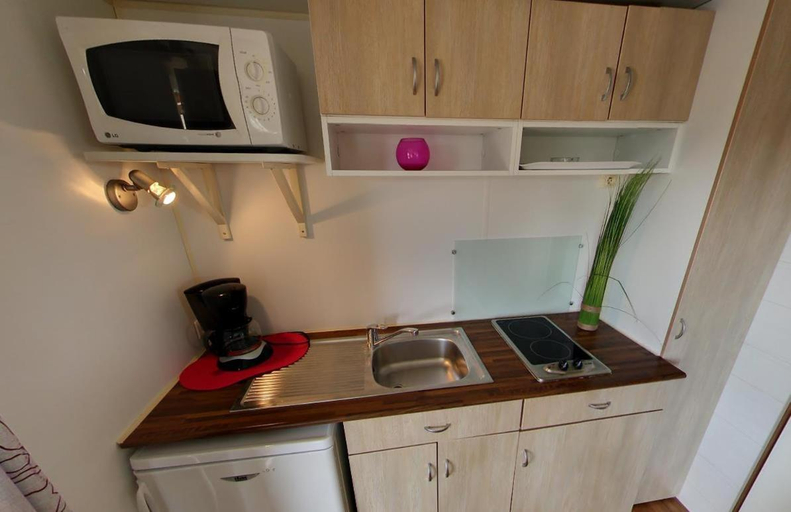 Kitchen 3, Camping Le Beaulieu, Charente-Maritime
