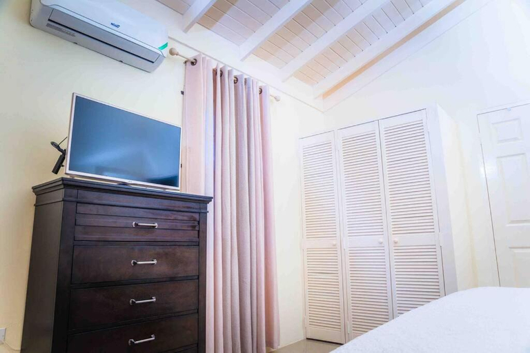 Others 3, Villas in Draxhall, Pool, Gym, Tennis, Kids Playground