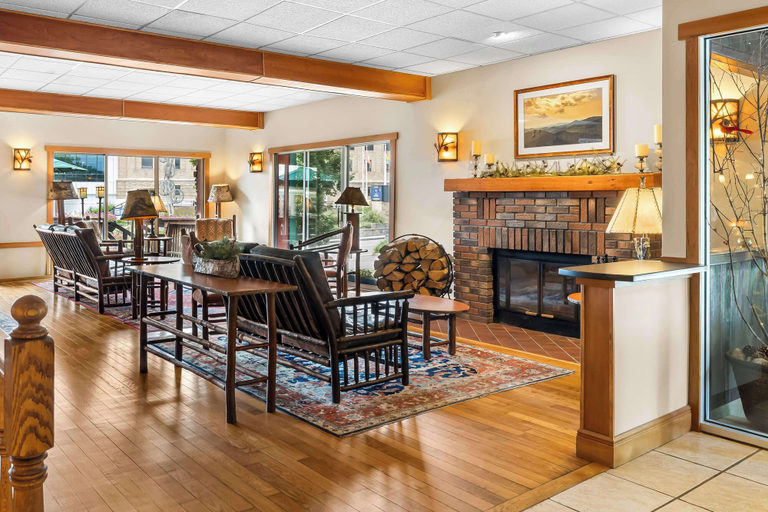 Food & Drinks 5, Best Western Adirondack Inn, Essex