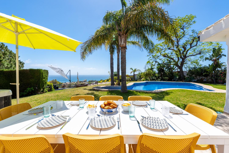 Food & Drinks, Villa Cabopino - Golfside Villa with Spectacular Ocean Views, Málaga