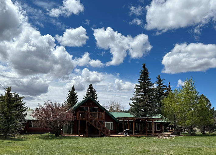 Mount Peale Country Inn and Cabins, San Juan