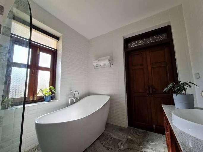 Bathroom 3, Sittisang Heritage House 1920, Muang Kanchanaburi
