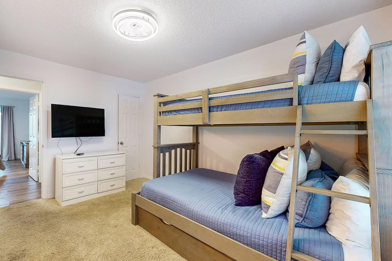 Bedroom 3, Beachside Villas 832, Walton