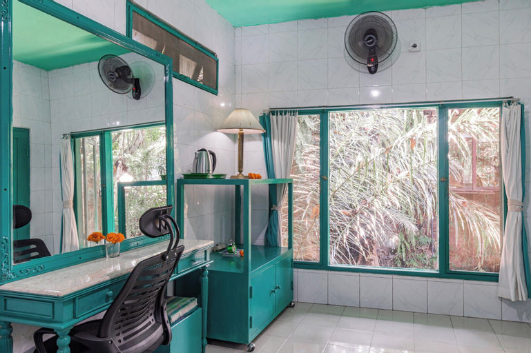 Bathroom 8