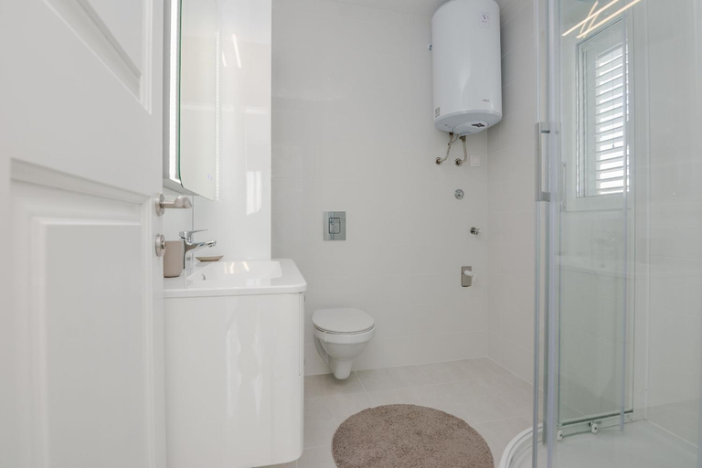 Others 4, Apartments Gavran, Vir