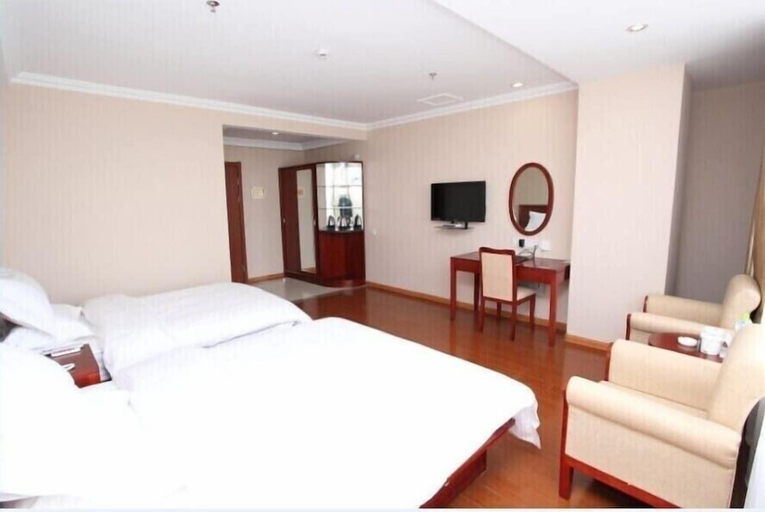 Bedroom 3, Greentree Inns Hotel, Nantong