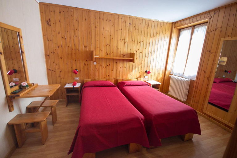 Bedroom 3, Meuble Albergo Dante, Sondrio