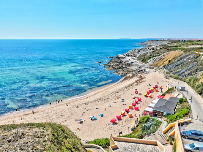 Others 2, LuLu's guesthouse, Peniche