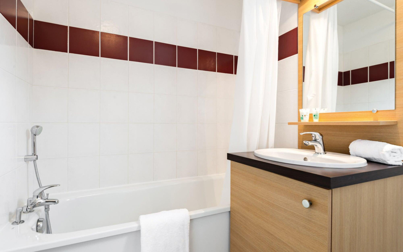 Bathroom 4, Le Domaine des Cazelles by Ateya Vacances, Lot
