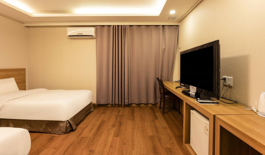 Bedroom 4, Korea Tourist Hotel, Suwon