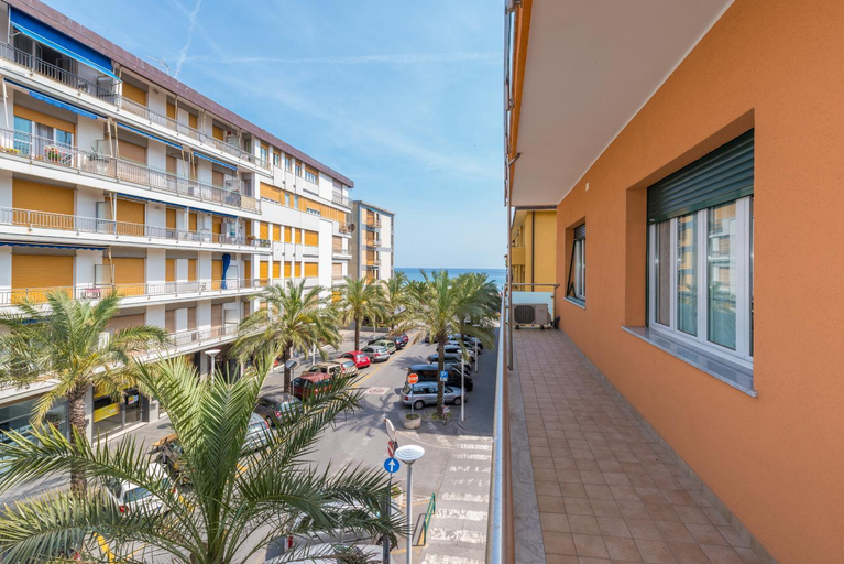 Exterior & Views 5, Domitilla House, Savona