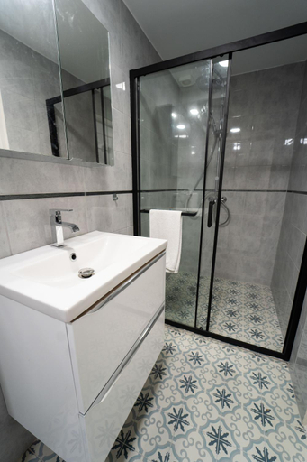 Bathroom 3, Celine hotel le miridan, Vosges